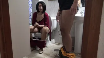 perverted stepmom caught me watching her peeing and she invited me to pee together
