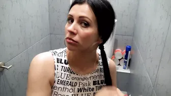 mom jerks off in the toilet